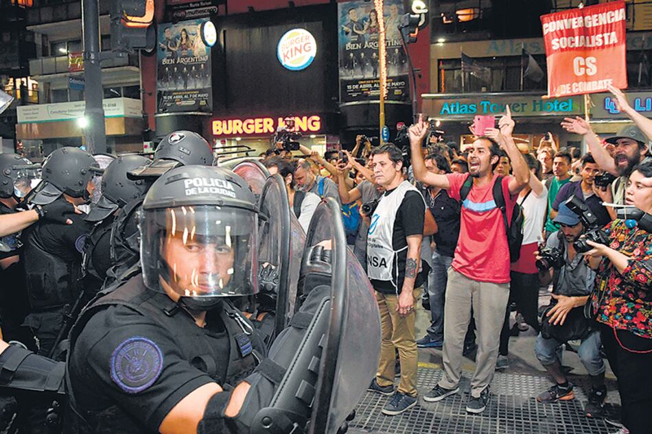La movilización partió desde el Congreso hasta el Obelisco.
