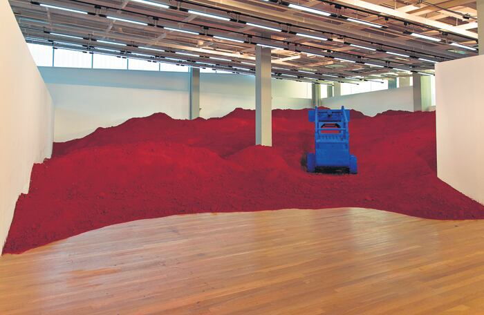 Vista de una de las obras de Anish Kapoor en el Parque de la Memoria.