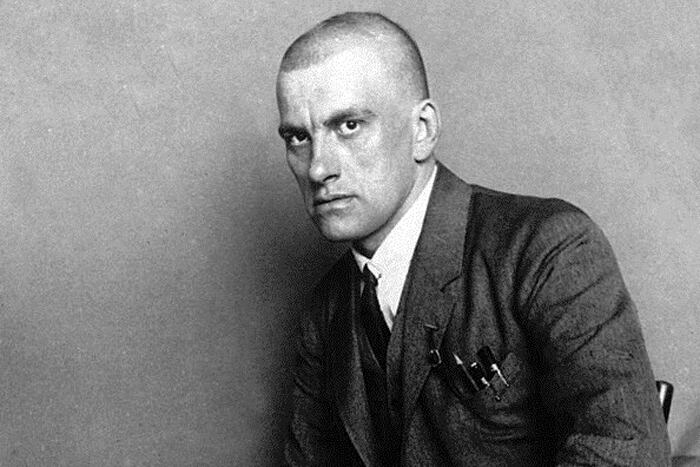 Vladimir Mayakovski nació el 19 de julio de 1893