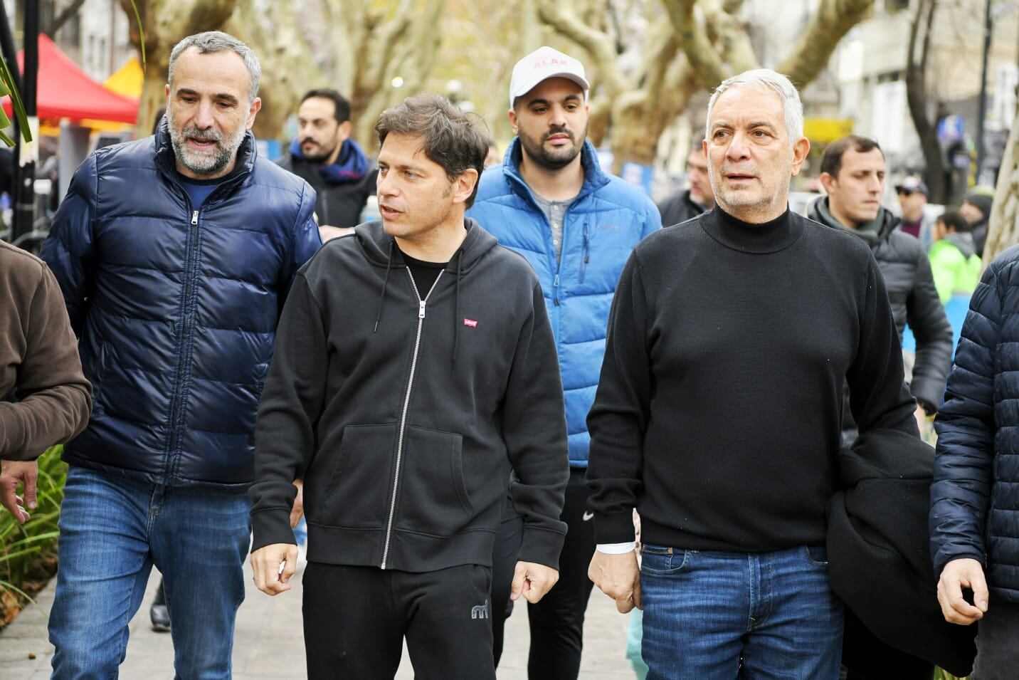 Kicillof y Alak recorrieron el centro de La Plata. 
