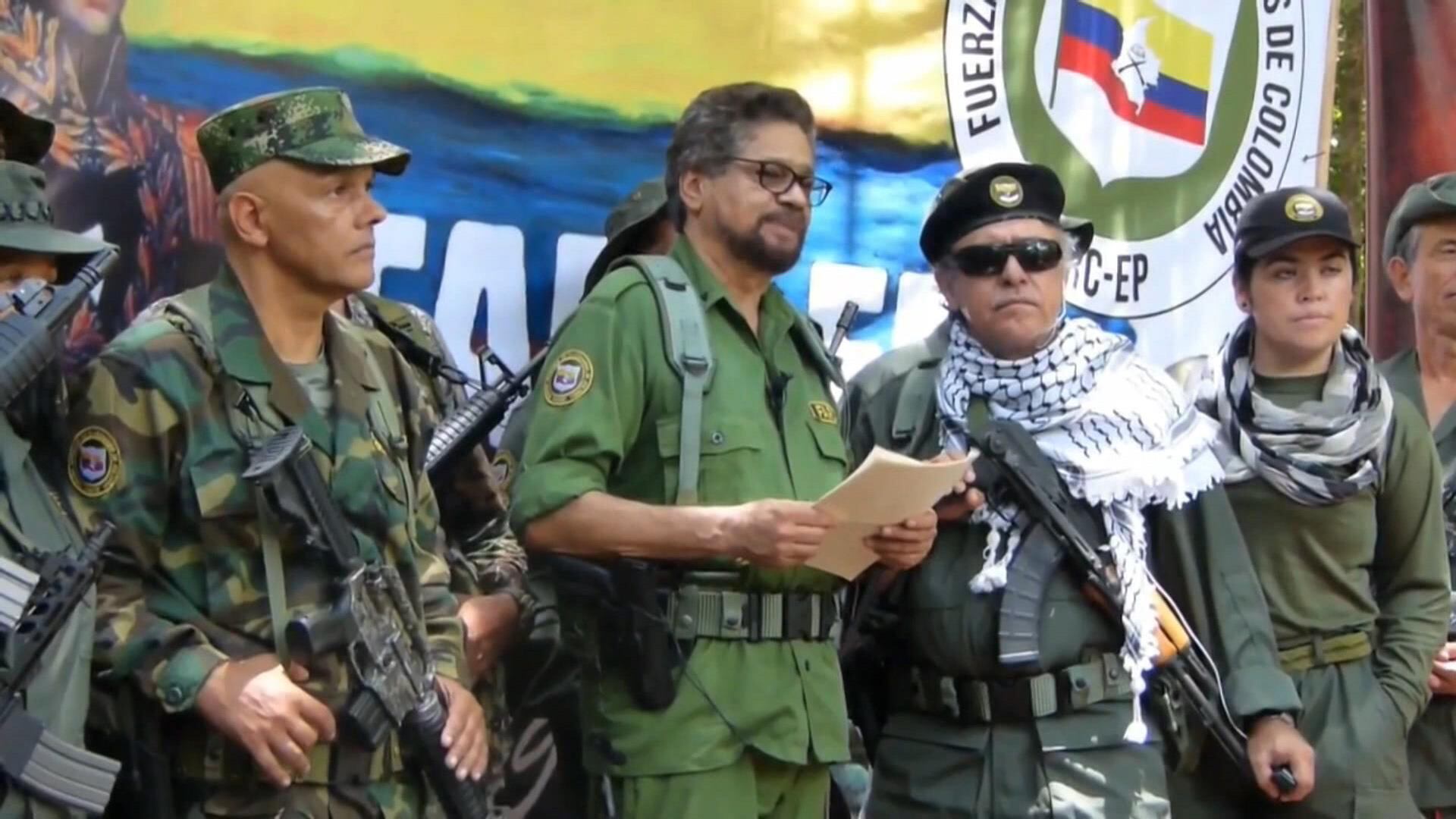 La retomada de las armas de una facción de las Farc generó un cruce entre Bogotá y Caracas.