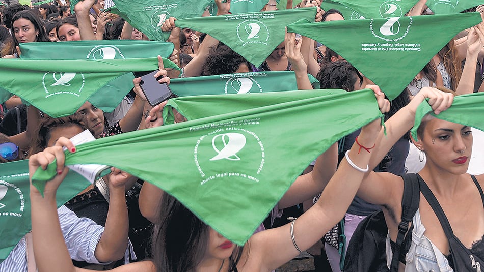 Se obliga a los hospitales públicos a pedir que se demuestre la gravedad para la mujer.
