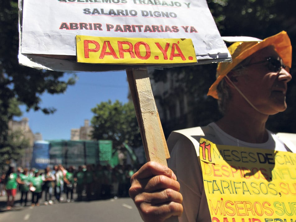 Los estatales encabezaron diversas protestas para pedir una recomposición salarial.