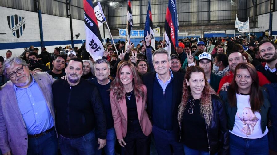 Entre otros dirigentes, estuvieron Fernando ‘Chino’ Navarro, Daniel Menéndez, Juan Zabaleta, Victoria Tolosa Paz y Agustín Rossi.