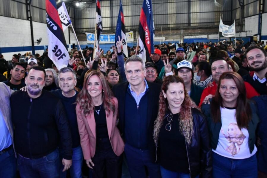 Entre otros dirigentes, estuvieron Fernando ‘Chino’ Navarro, Daniel Menéndez, Juan Zabaleta, Victoria Tolosa Paz y Agustín Rossi.