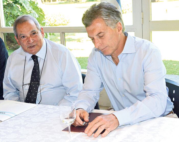 El presidente Mauricio Macri recibió ayer en Olivos al ministro de Salud, Jorge Lemus, en medio de los cambios.
