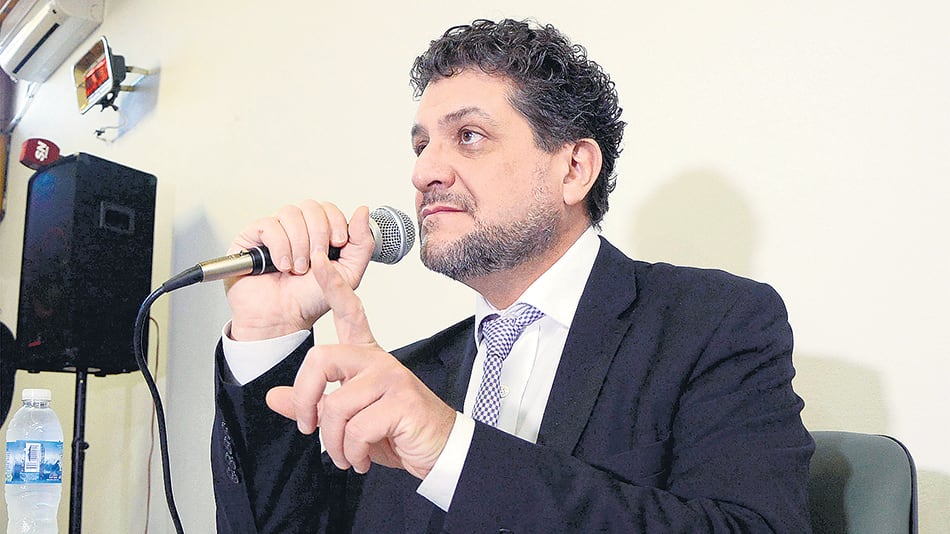 “Hubo muchas decisiones que molestaron al poder”, dijo Arias.