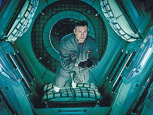 Life aprovecha el efecto kinético y dramático de la gravedad cero.