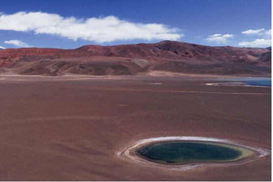 Ojo de agua en Laguna Verde, Tinogasta 
