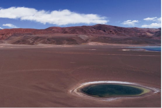 Ojo de agua en Laguna Verde, Tinogasta