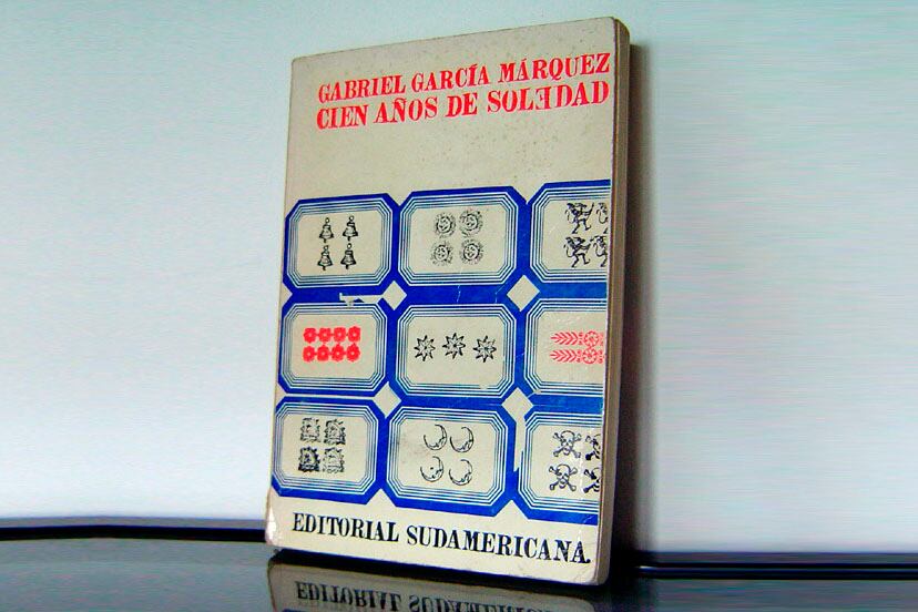 El artista y diseñador gráfico, quien entre otras cosa fue el diseñador de los diarios unomasuno y La jornada de México, se destacó también en la corriente del abstraccionismo. 
