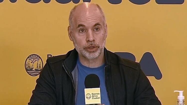 El jefe de Gobierno, en su encuentro con la prensa, esta mañana. 