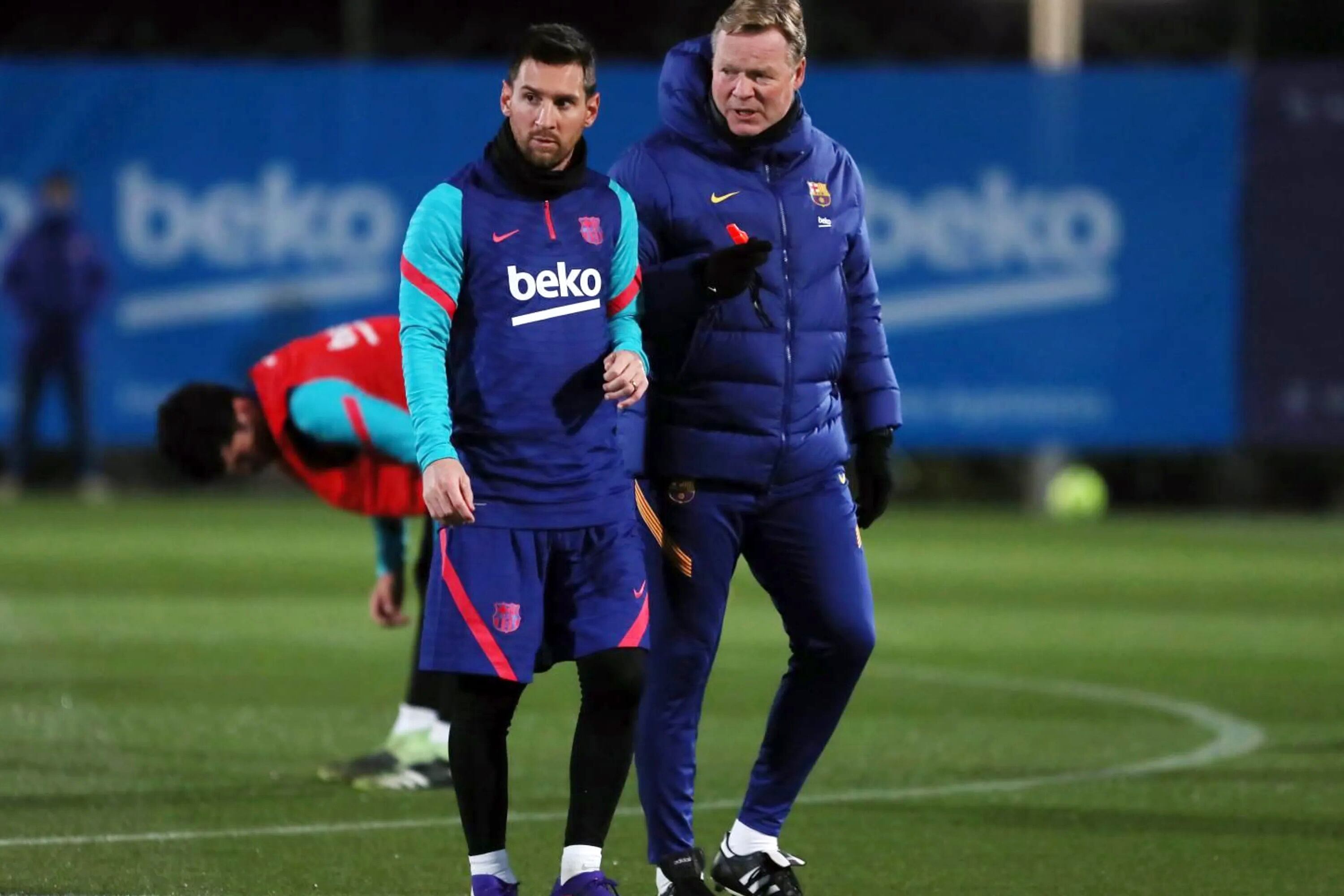 Messi y Koeman.