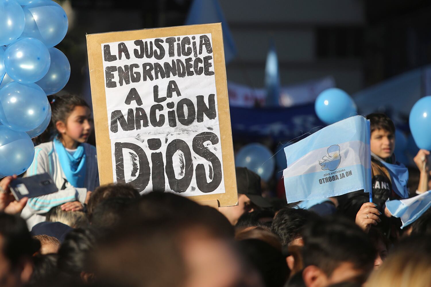 Una marcha evangélica antiderechos: los grupos religiosos mantuvieron su presencia también en la calle.