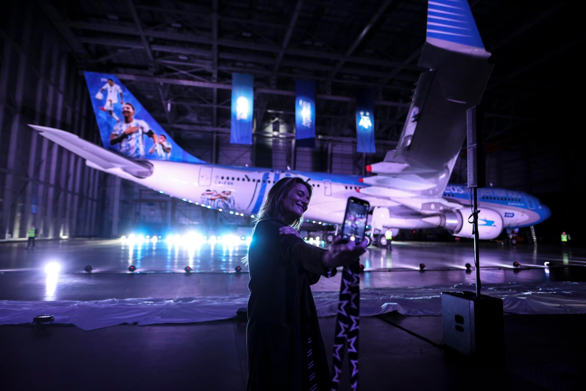 El avión es un Airbus 330-200 con matrícula LV-FVH de Aerolíneas Argentinas. (Foto: EFE)