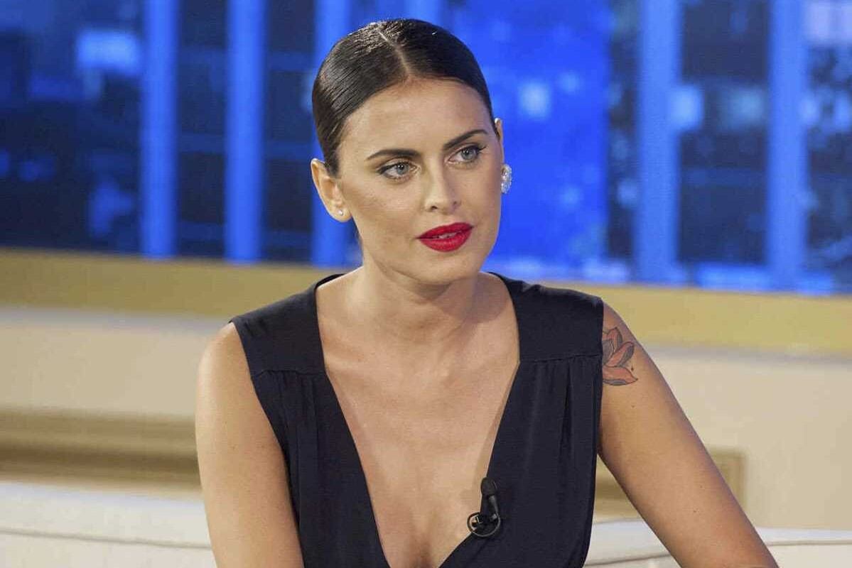 Luna, de 43 años, se sometió a una cirugía estética en 2011, a cargo de Aníbal Lotocki, quien le colocó metacrilato.