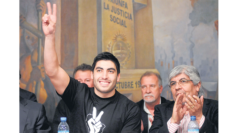 Facundo Moyano junto a su padre y secretario general de Camioneros, Hugo Moyano.
