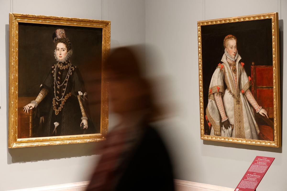 La infanta Catalina Micaela, de Alonso Sánchez Coello, y La reina Ana de Austria, de Bartolomé González. PH Javier Lizon (EFE)