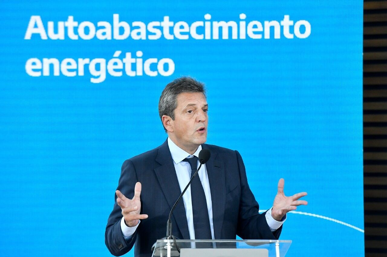 Sergio Massa anticipó que para 2026 "los hidrocarburos van a pesar en las reservas lo mismo que el complejo soja".