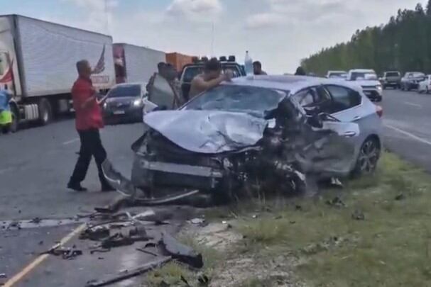 Choque en Paraguay entre un vehículo conducido por un paraguayo y otro en el que viajaban tres hinchas de Racing