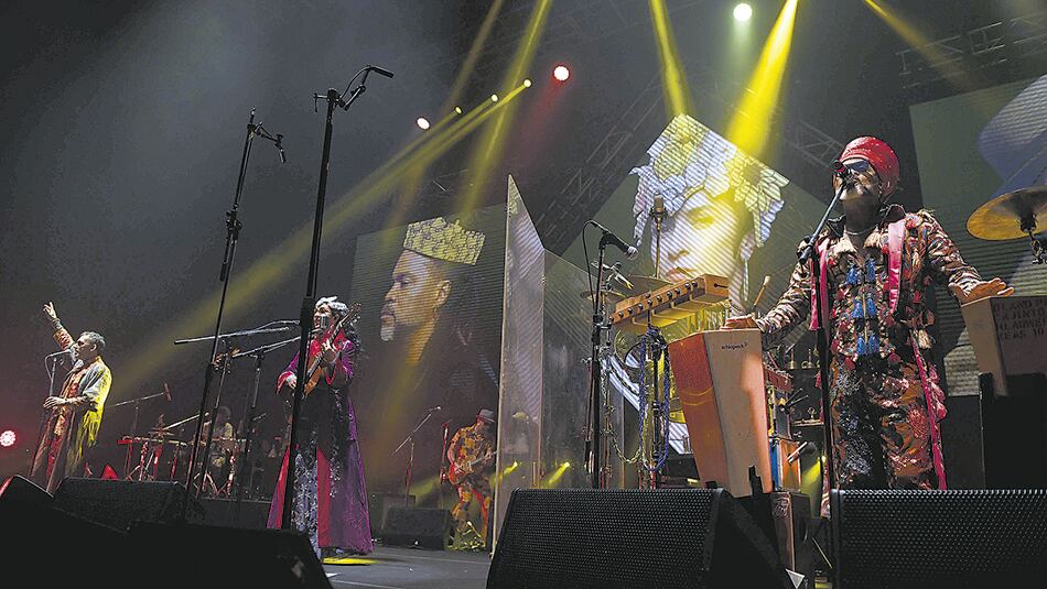 Tribalistas, que actuó por primera vez en la Argentina, dejó eufórico al público.