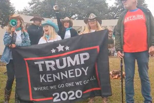 Una más de QAnon: esperaban que Kennedy Jr "reviviera" este martes en Texas.