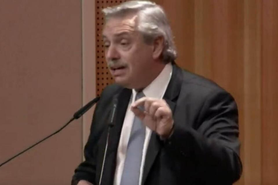 Alberto Fernández en París.