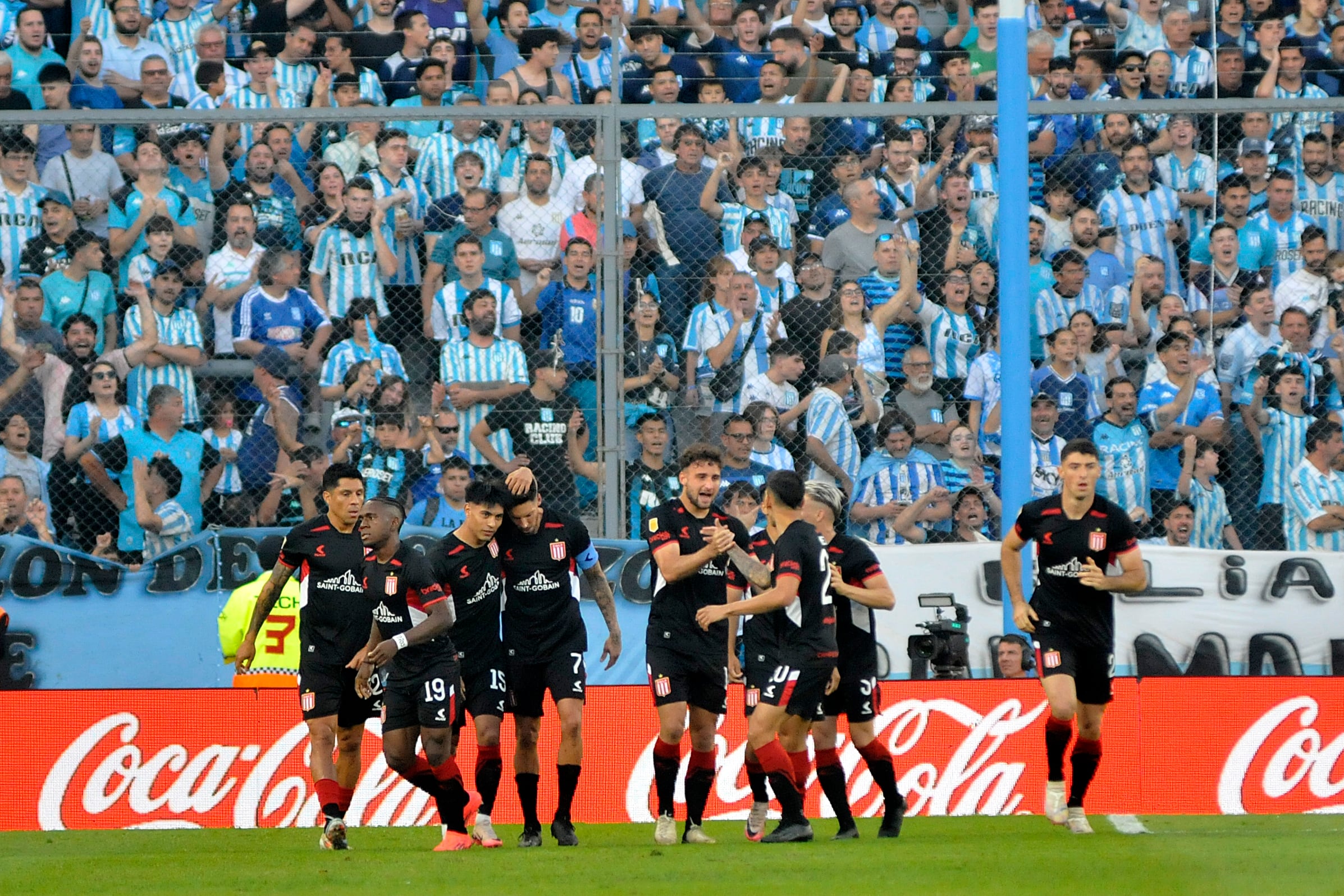 Estudiantes se encontró con una friolera de goles, gentileza rival