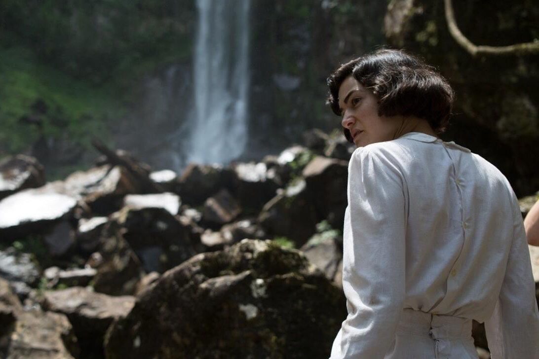 La época es principios del siglo XX, cuando la “civilización” blanca se expandía hasta los confines de la Argentina.