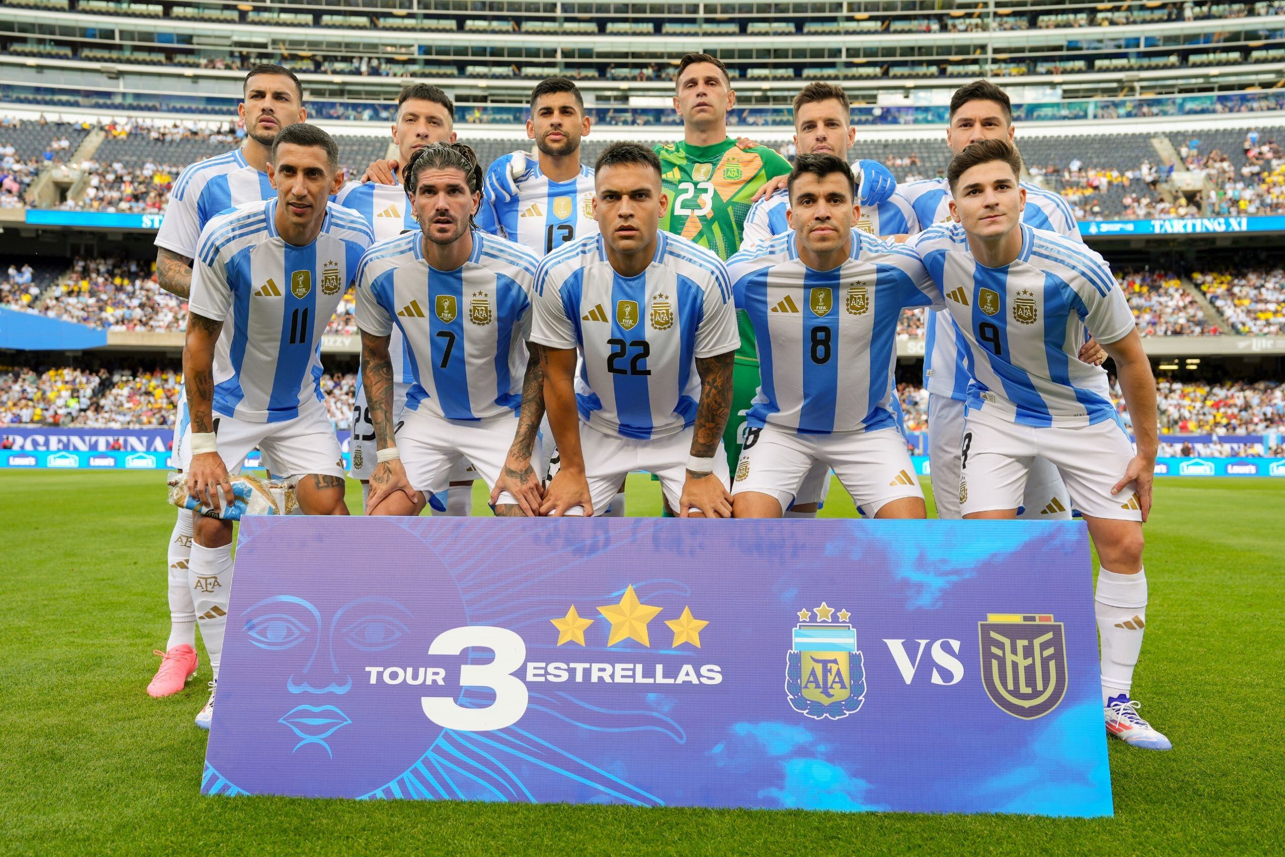 El once inicial en el último choque ante Ecuador. Imagen X: @Argentina.