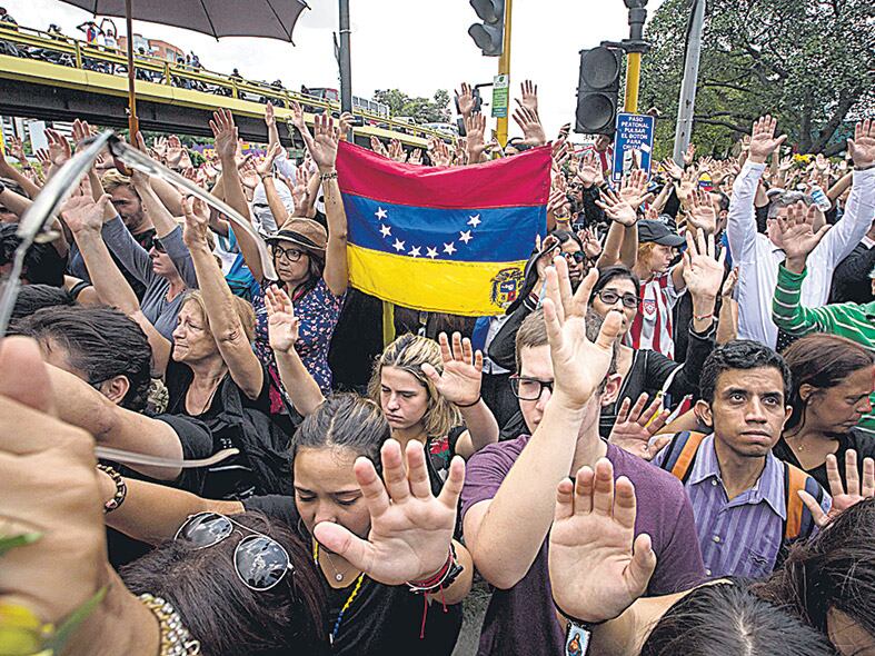 Homenaje a Miguel Castillo, muerto en una protesta en contra del gobierno.