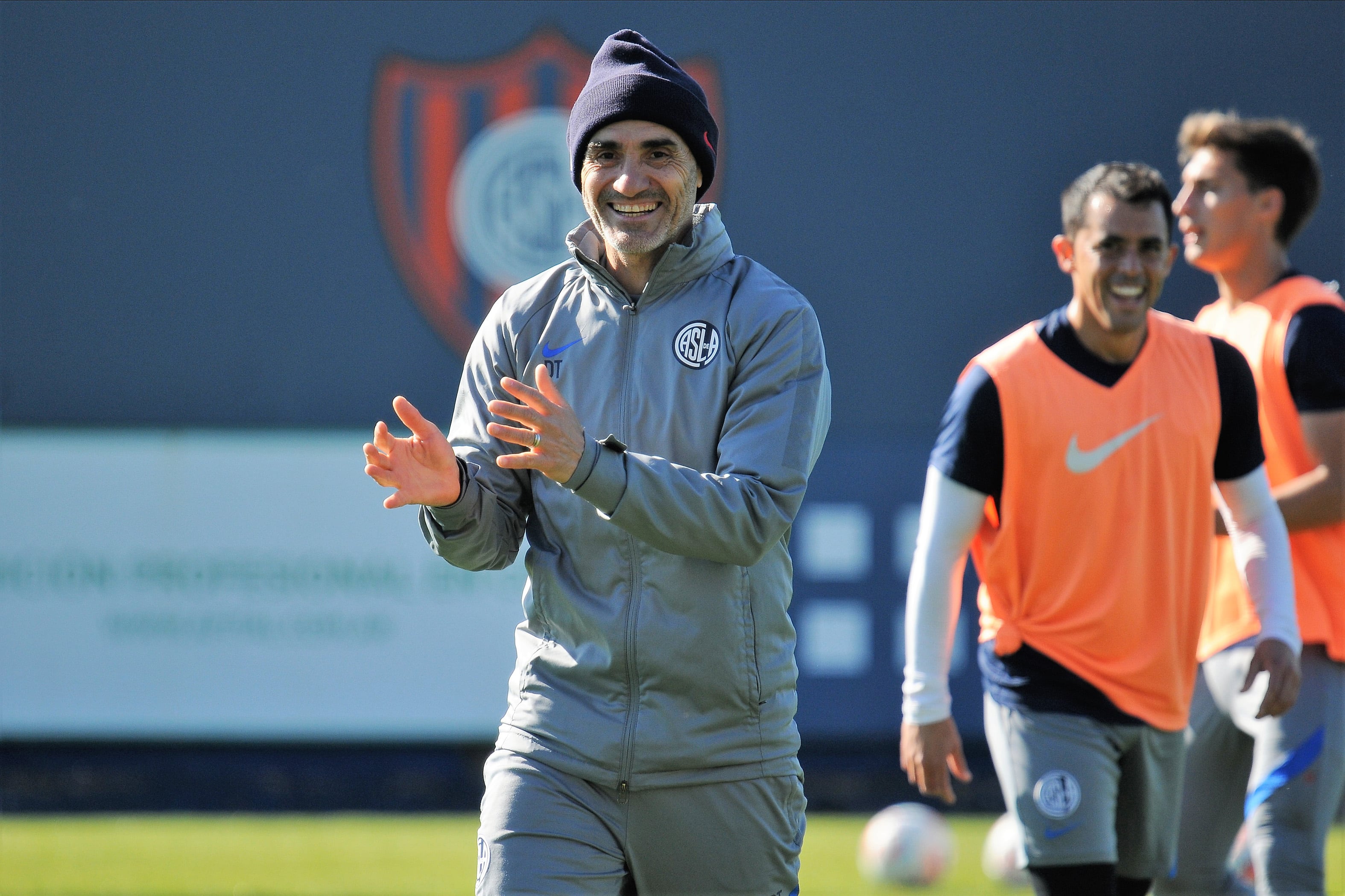 El uruguayo Paolo Montero, DT de San Lorenzo.