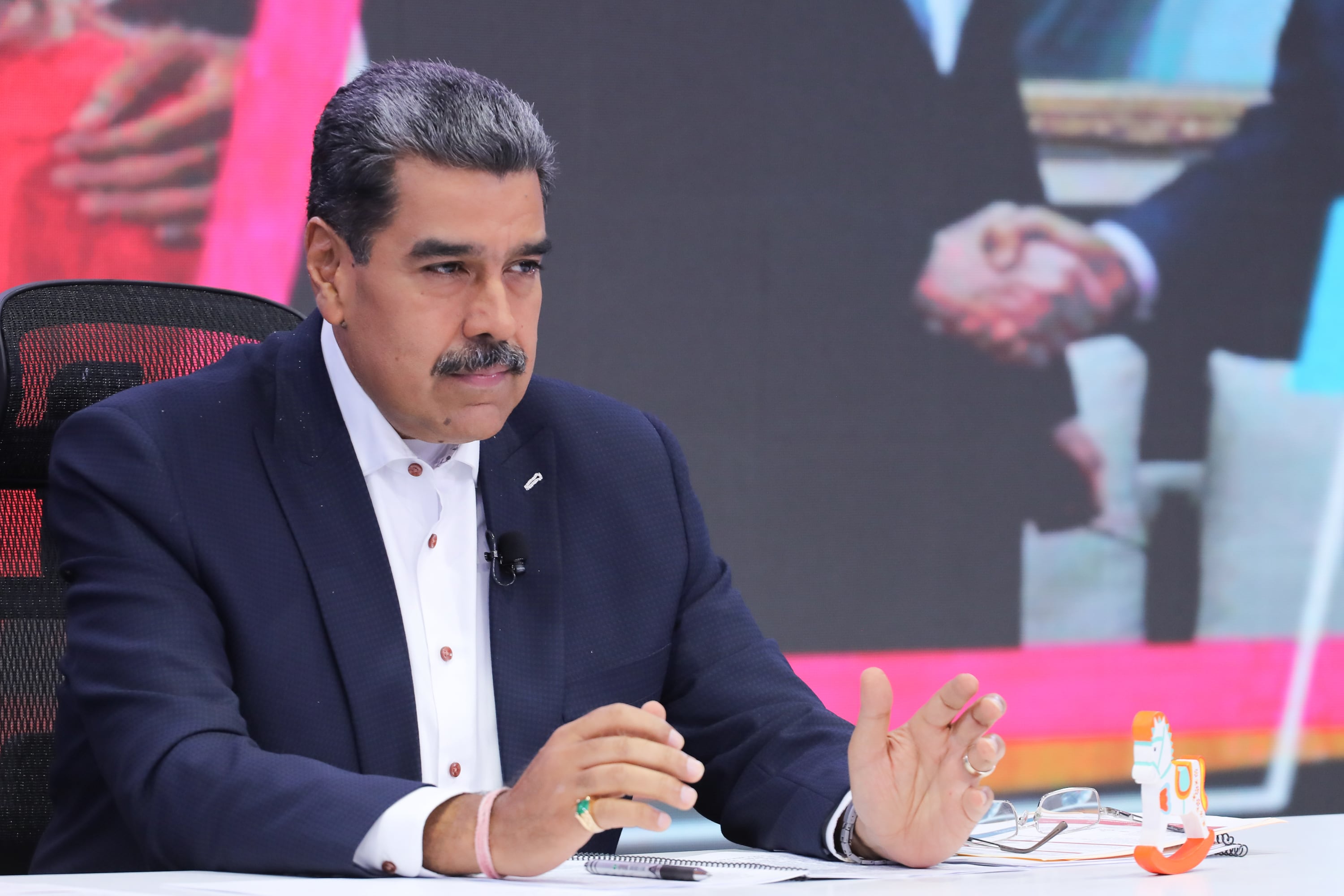 El gobierno venezolano denunció la "ejecución de un golpe de Estado" en Colombia