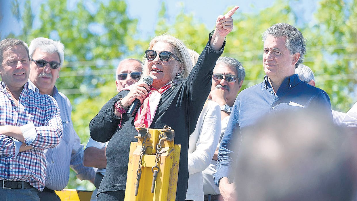 Predominaron las críticas al kirchnerismo y Carrió calificó a Moyano como “el peor criminal de la Argentina”.