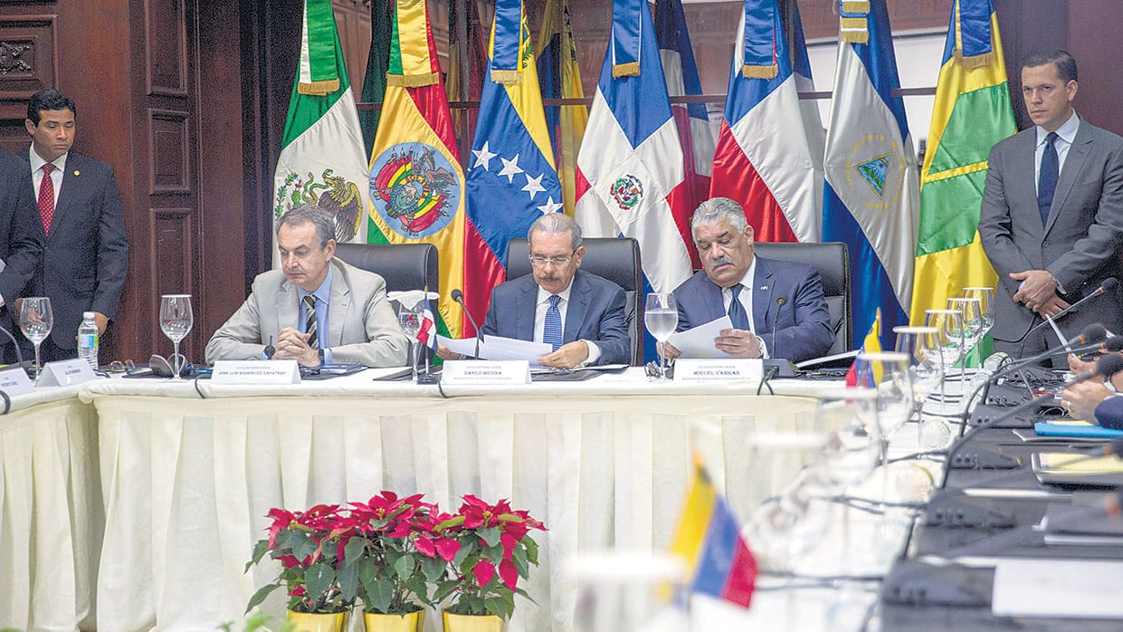 Zapatero, Medina y el canciller dominicano Vargas Maldonado abren la mesa de diálogo en Santo Domingo.