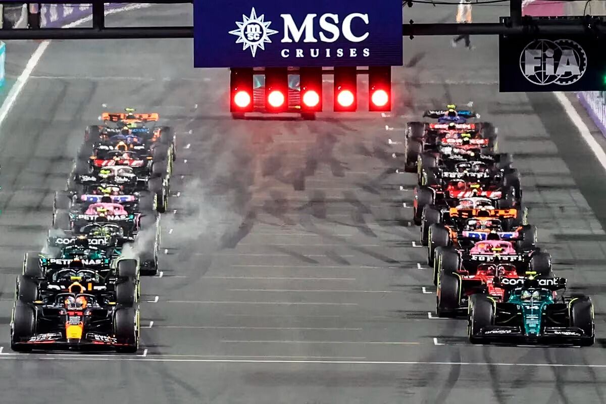 Alonso se ubicó fuera del cajón y resultó penalizado. 