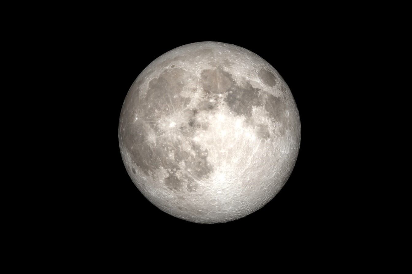 Las fases lunares forman parte de un período que se repite cada 29.5 días aproximadamente. Imagen: NASA.