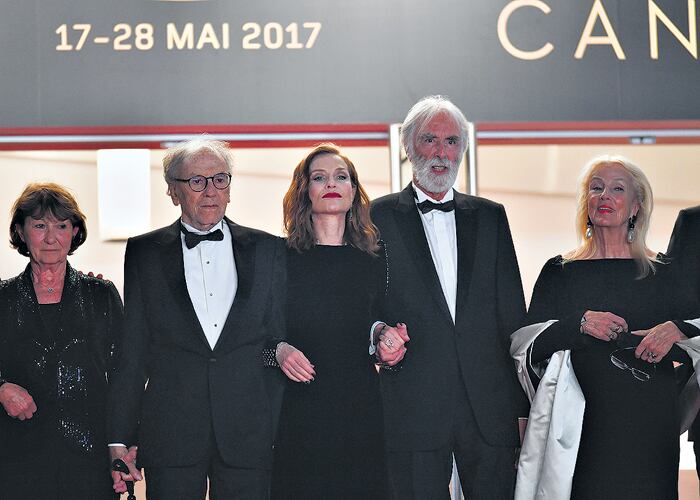 El equipo de Happy End en Cannes, encabezado por Haneke, Trintignant y Huppert.