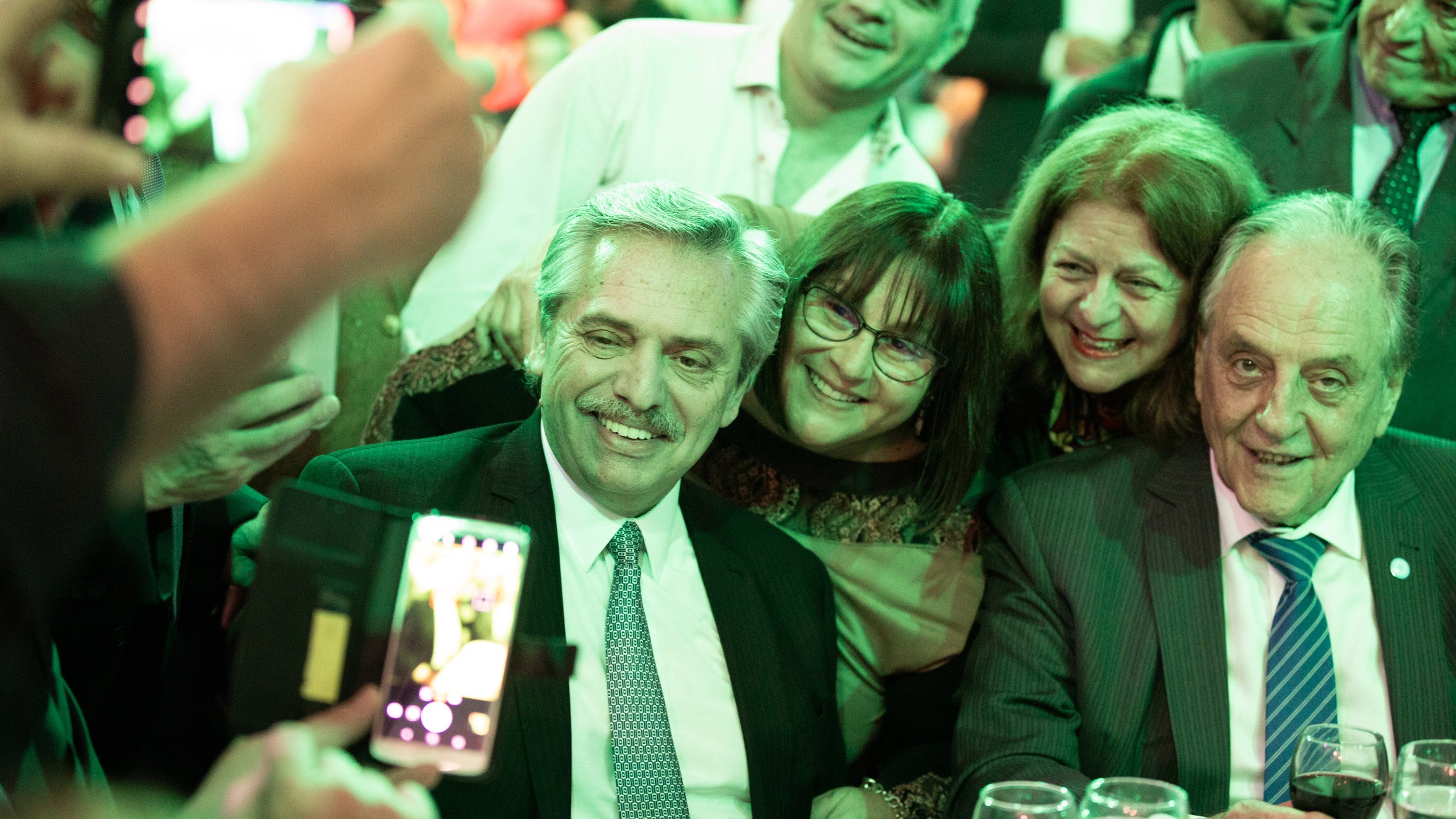 Alberto Fernández y Carlos Heller, en la cena del Partido Solidario con pequeños y medianos empresarios.