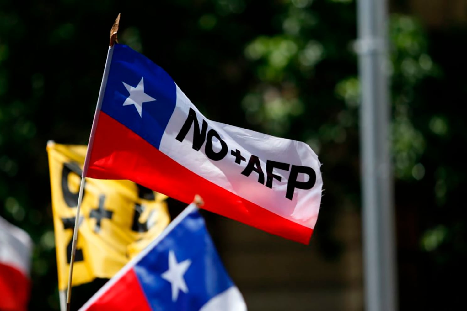 "El sistema de AFP no da más", afirma el economista chileno Marco Kremerman.