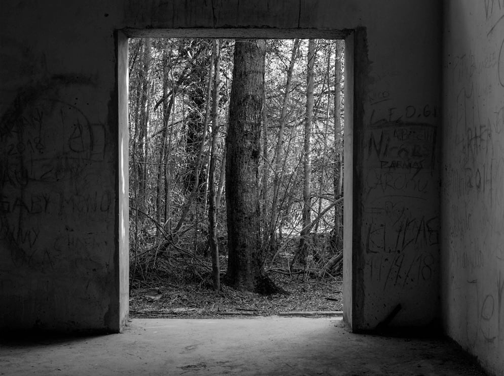 Interior Laboratorio en la Isla Huemul, fotografiado por Pablo Cabado