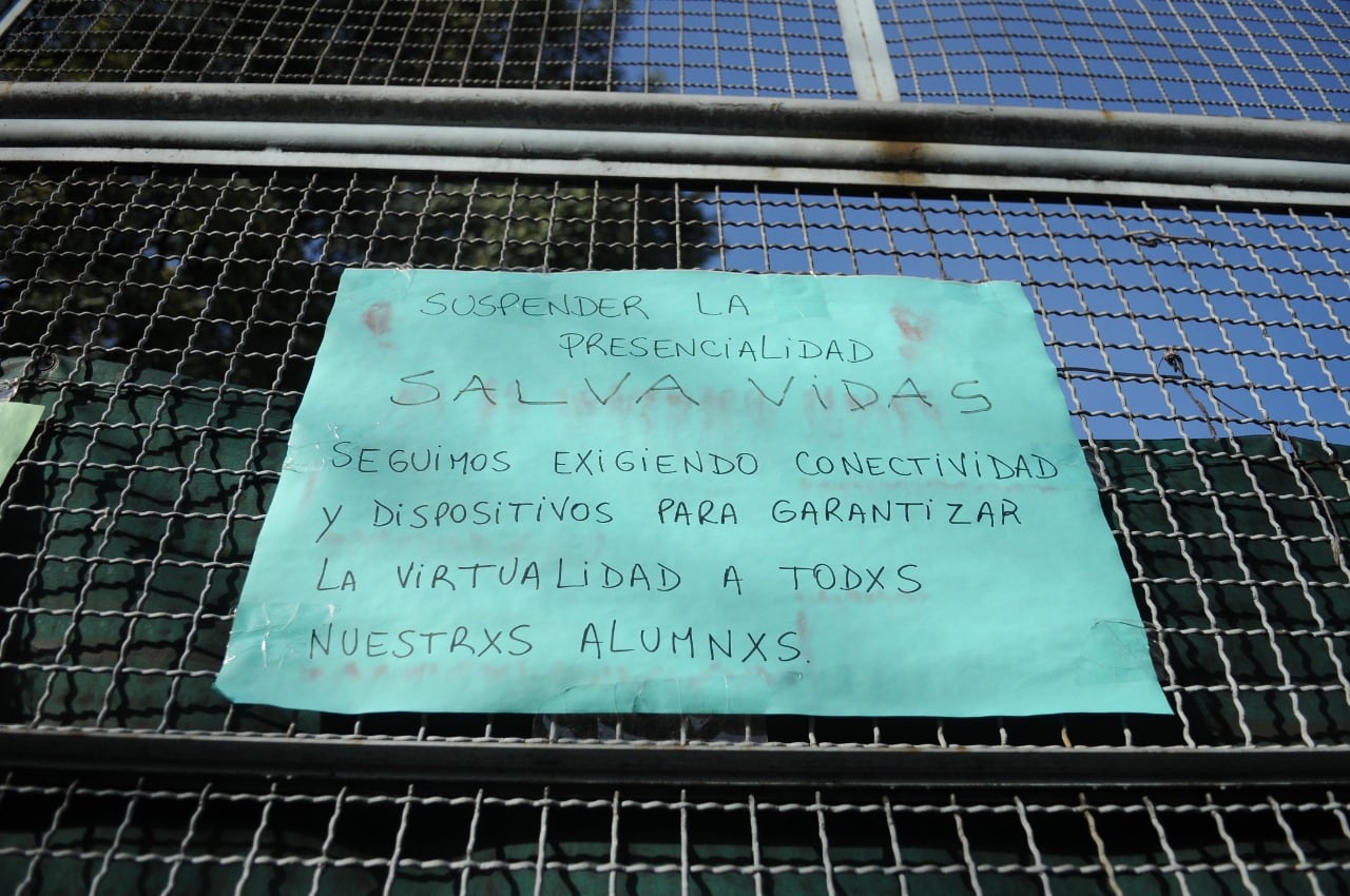La obligación de presencialidad arrastra problemas como las excepciones por enfermedades.