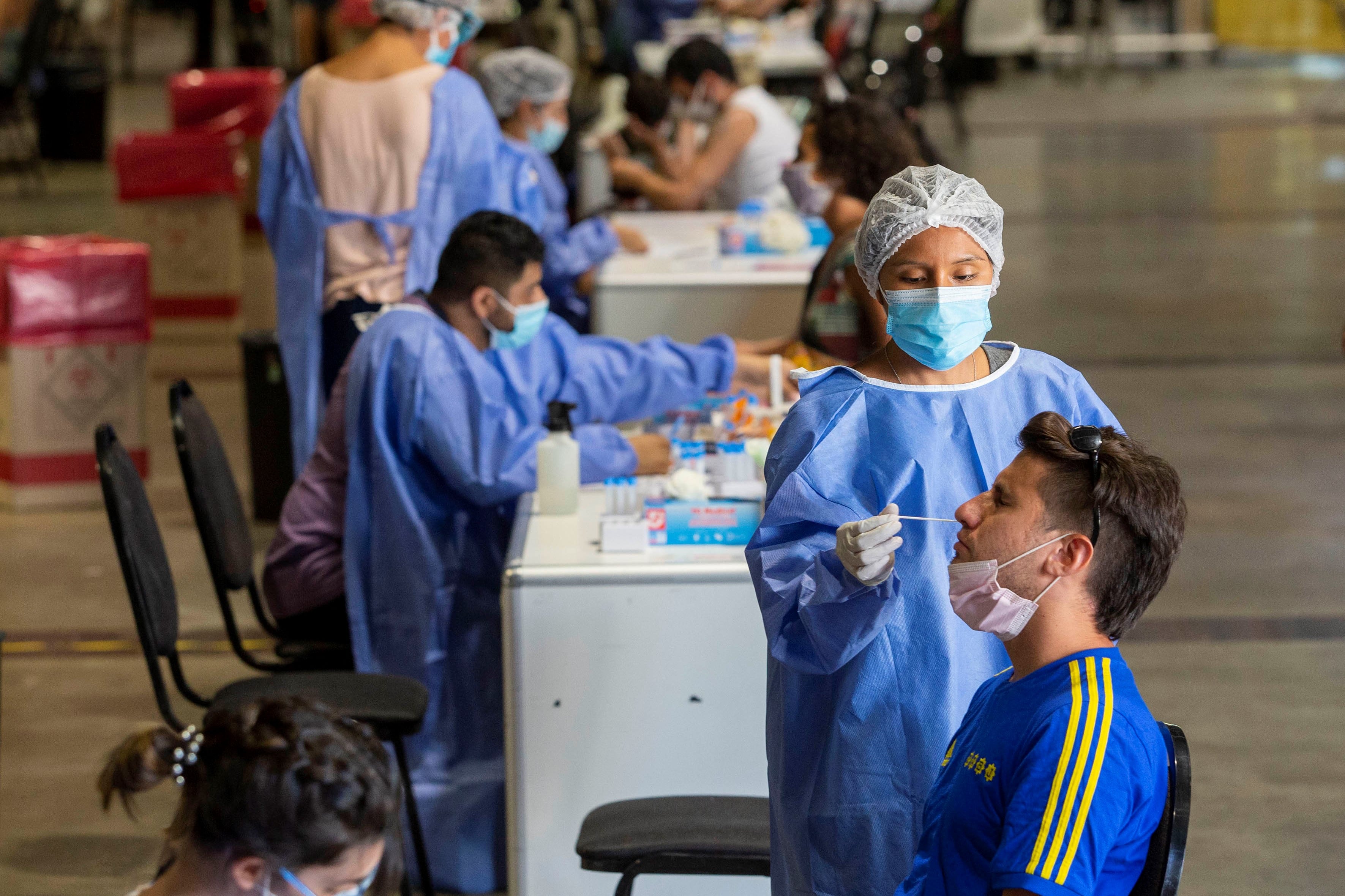 Centro de testeo en La Rural. Imagen: NA.