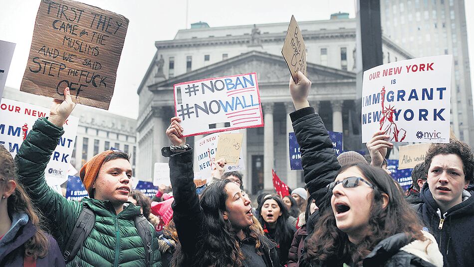 Protesta estudiantil en Nueva York contra las políticas migratorias del gobierno de Trump.