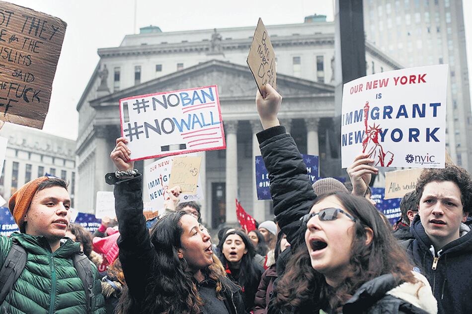 Protesta estudiantil en Nueva York contra las políticas migratorias del gobierno de Trump.