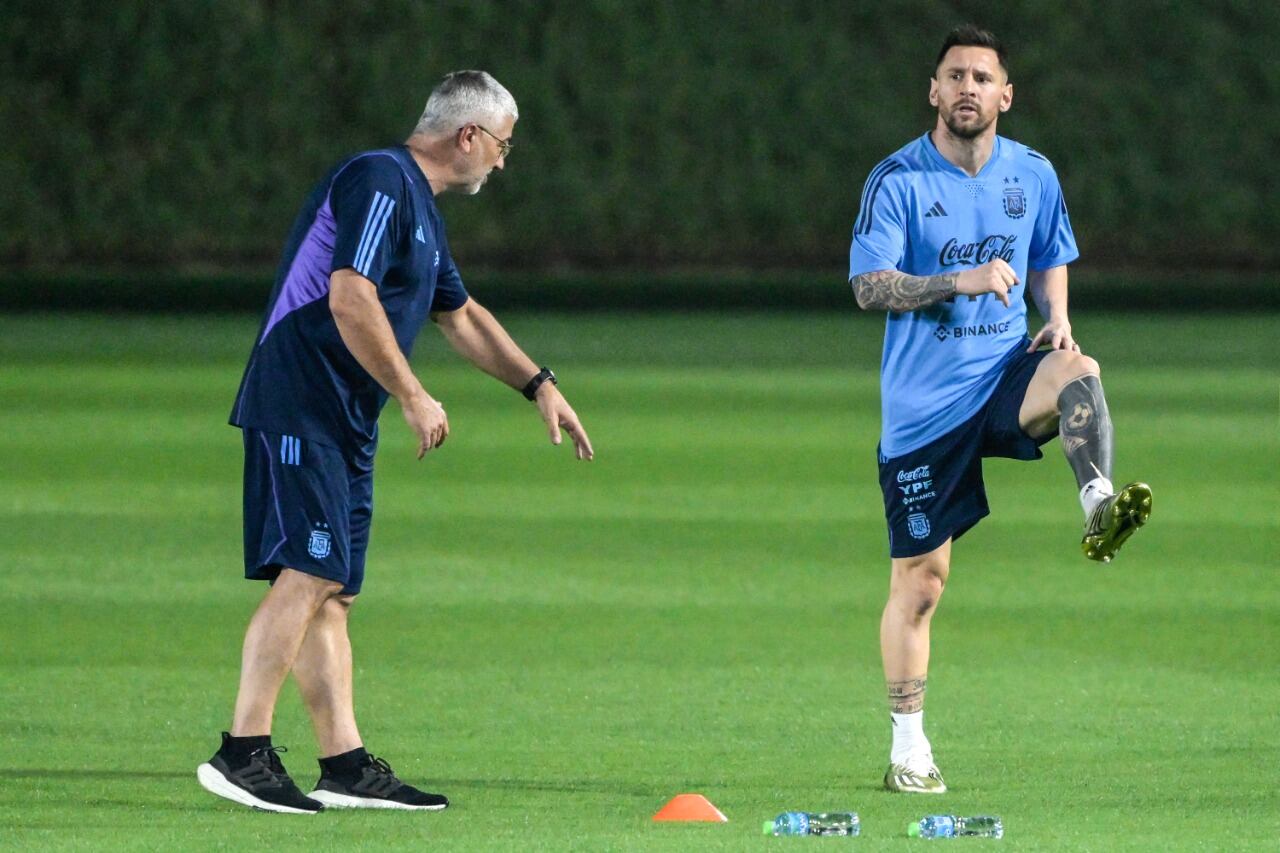 Messi, con una sobrecarga, encendió las alarmas y trabajó diferenciado.