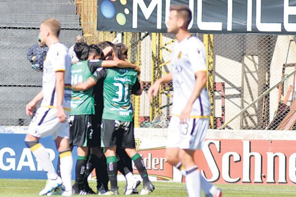 Ardente festeja el primero de los dos penales.