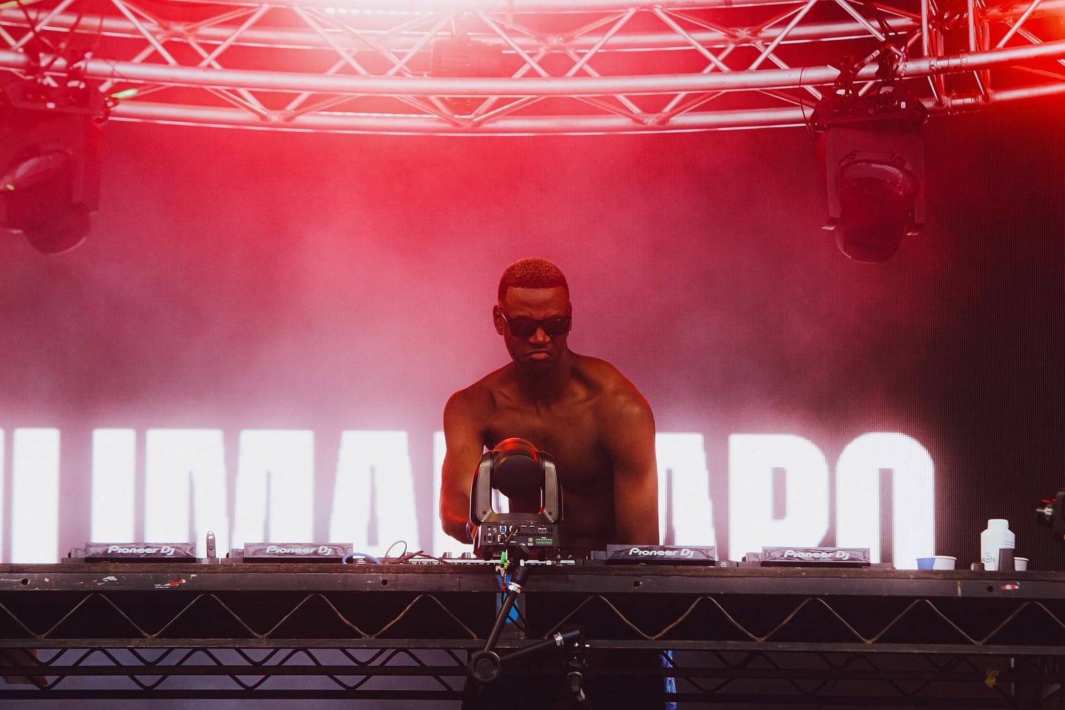 "Básicamente intento transmitir un mensaje de pasión, amor y autenticidad a través de mi música y de mi forma de actuar"