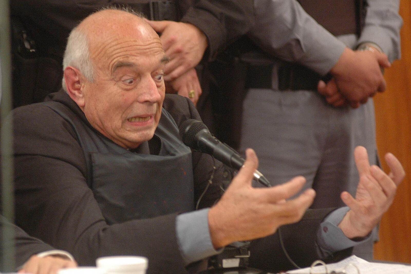 Von Wernich podría dejar Campo de Mayo, donde sigue detenido por delitos de lesa humanidad. 