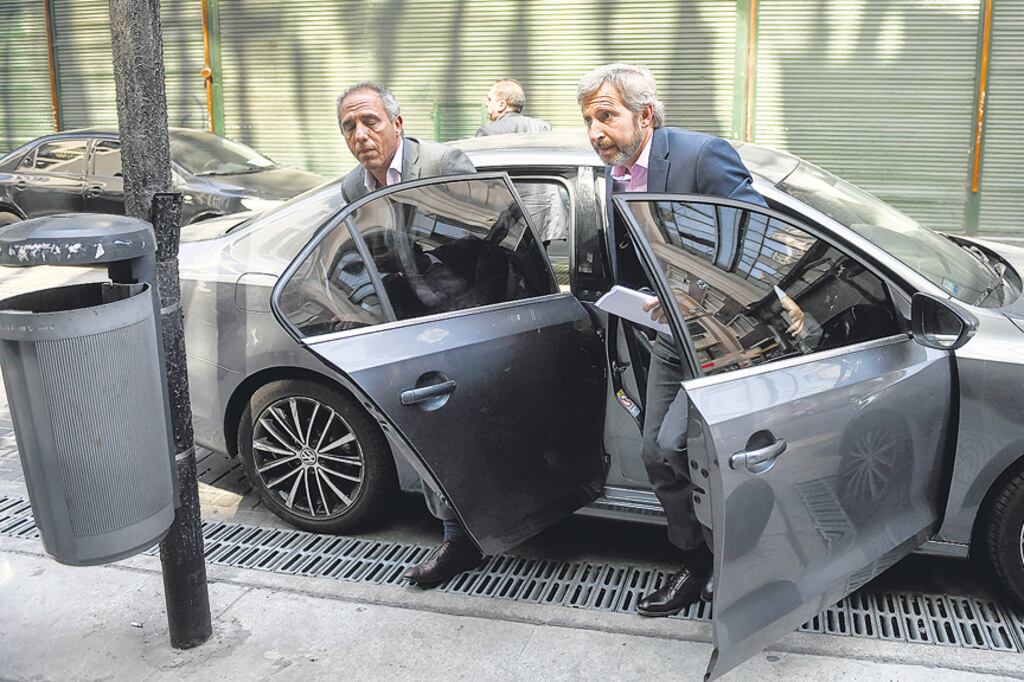 Rogelio Frigerio fue convocado ayer por los gobernadores y hoy podría sumarse a las negociaciones Nicolás Dujovne.